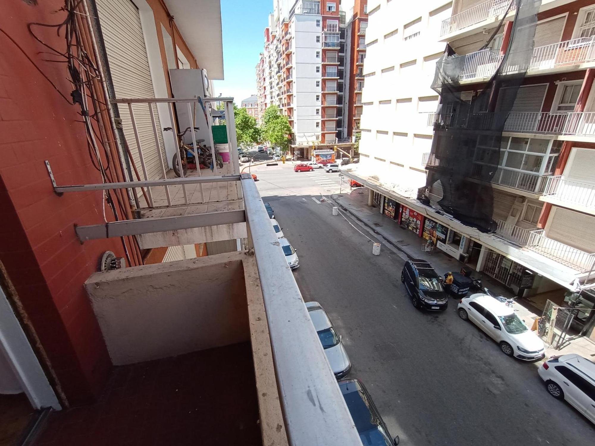 Efdepartamentos Plaza Colon Con Balcon A La Calle Y Cochera Auto * Mar del Plata